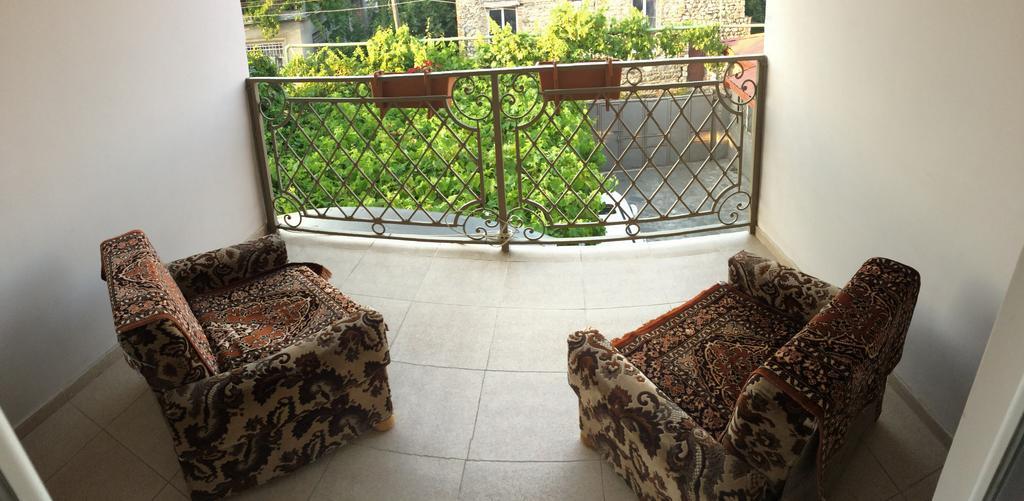 Mari Guest House เทลาวี ภายนอก รูปภาพ