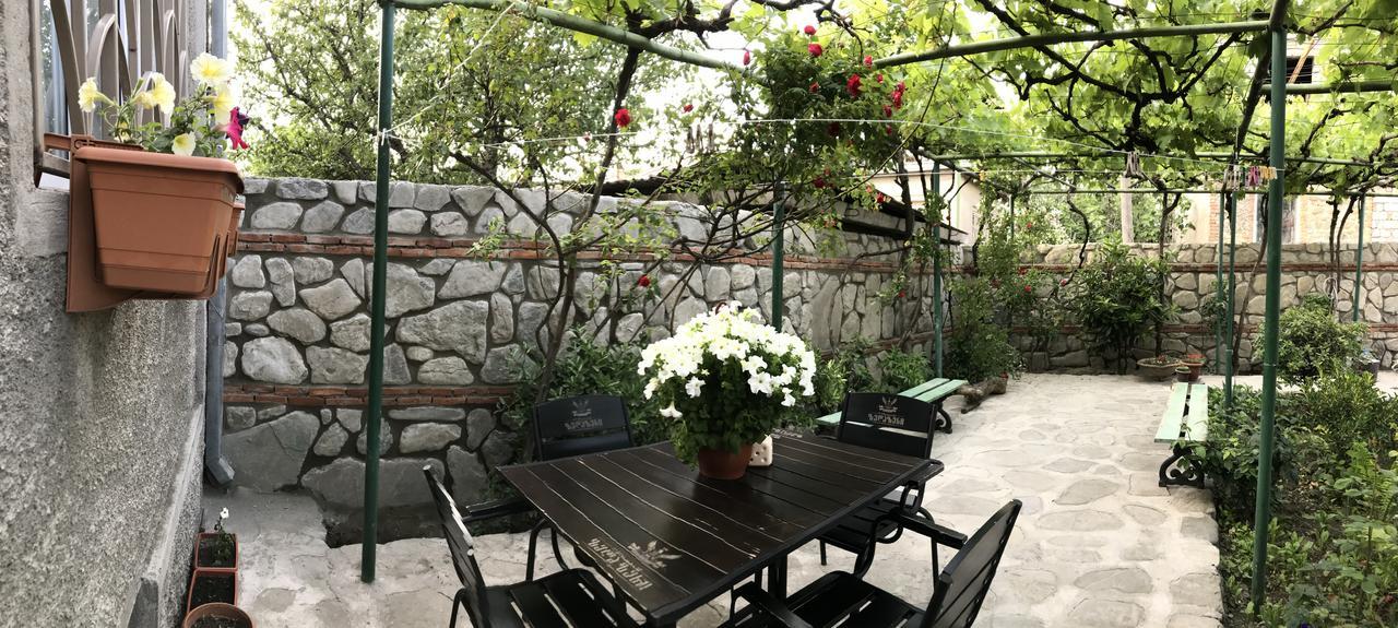 Mari Guest House เทลาวี ภายนอก รูปภาพ